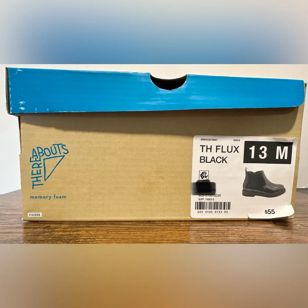 Thereabouts Little Girls Black Flux Flat Heel Chelsea Boots NWT Size 13